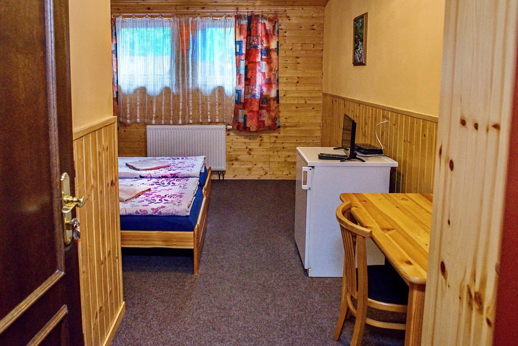 Penzion Radosov Ubytovani V Soukromi Kyselka  Zewnętrze zdjęcie